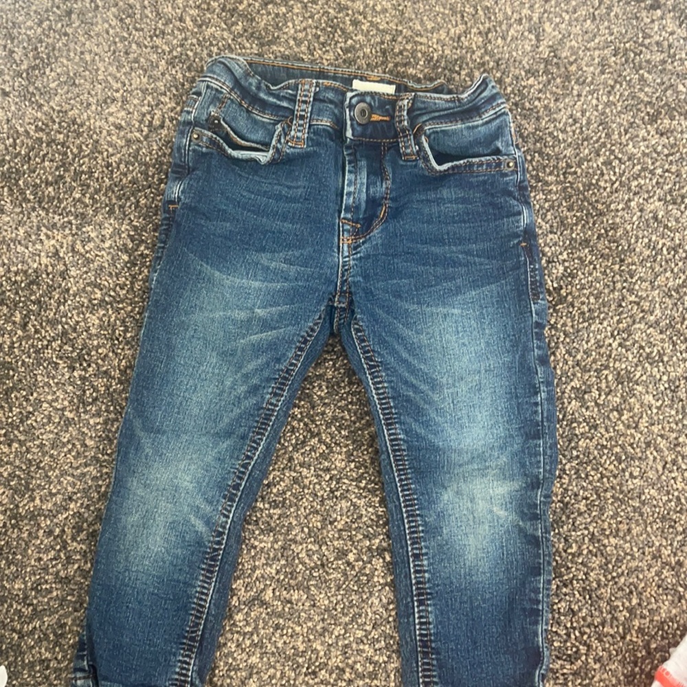 Toddler boy 24mths/ 2T adjustable waist.